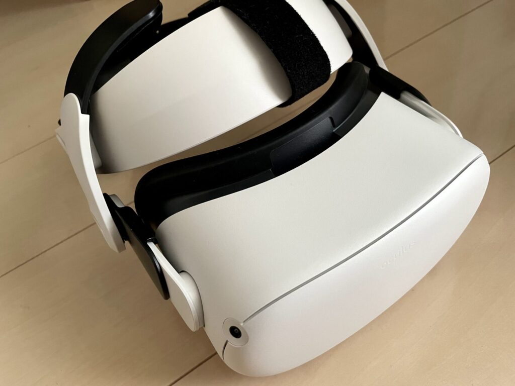 Oculus Quest 2（ストラップアタッチメント付き）の画像